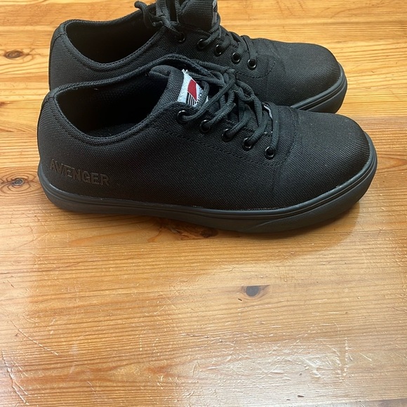 Avenger Black Sneakers Low-Top Canvas - Picture 3 of 12